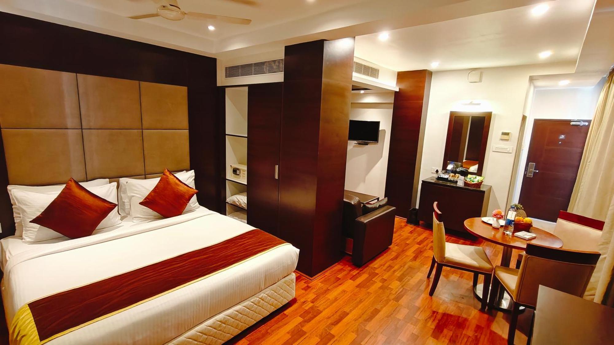 Khanna Fiesta Vellore Exterior photo
