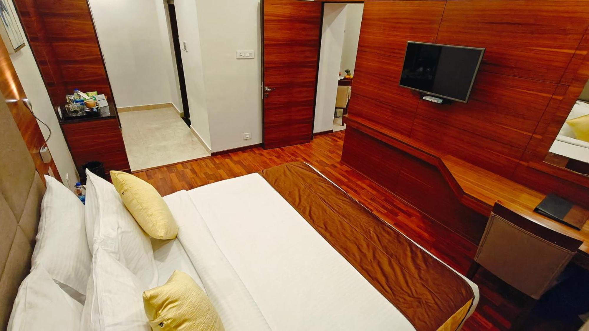 Khanna Fiesta Vellore Exterior photo