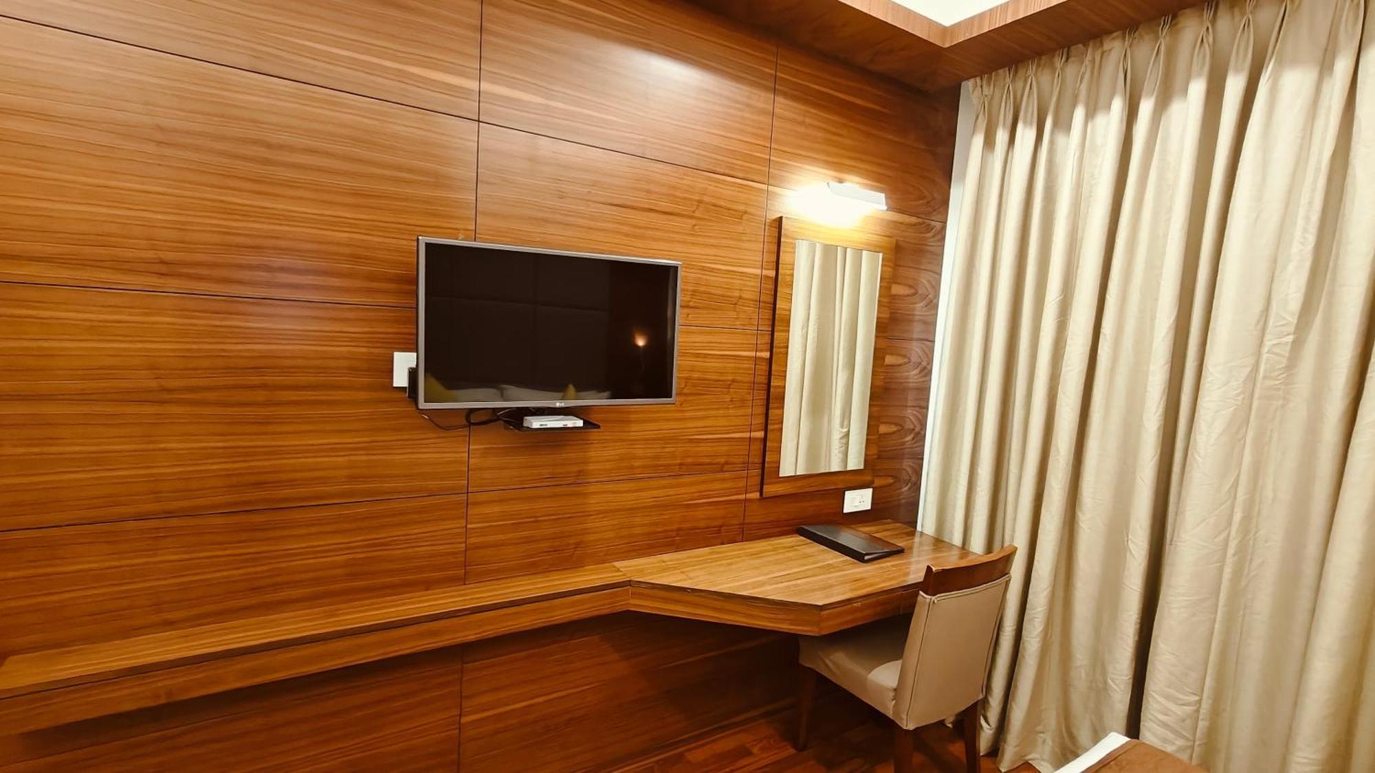 Khanna Fiesta Vellore Exterior photo