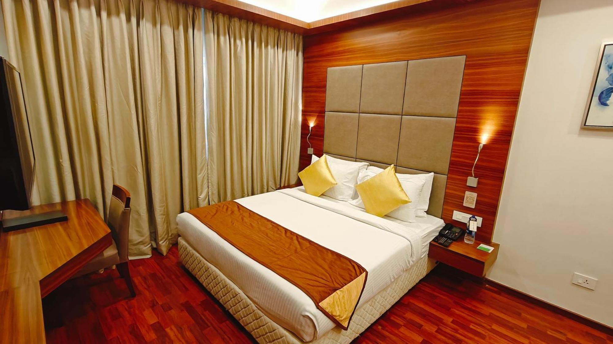 Khanna Fiesta Vellore Exterior photo
