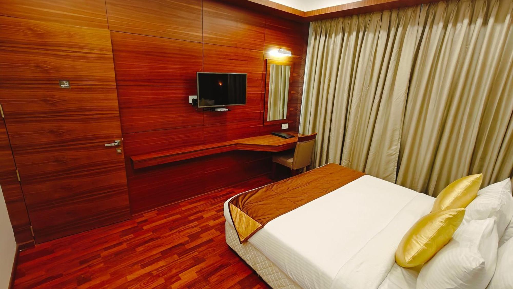 Khanna Fiesta Vellore Exterior photo