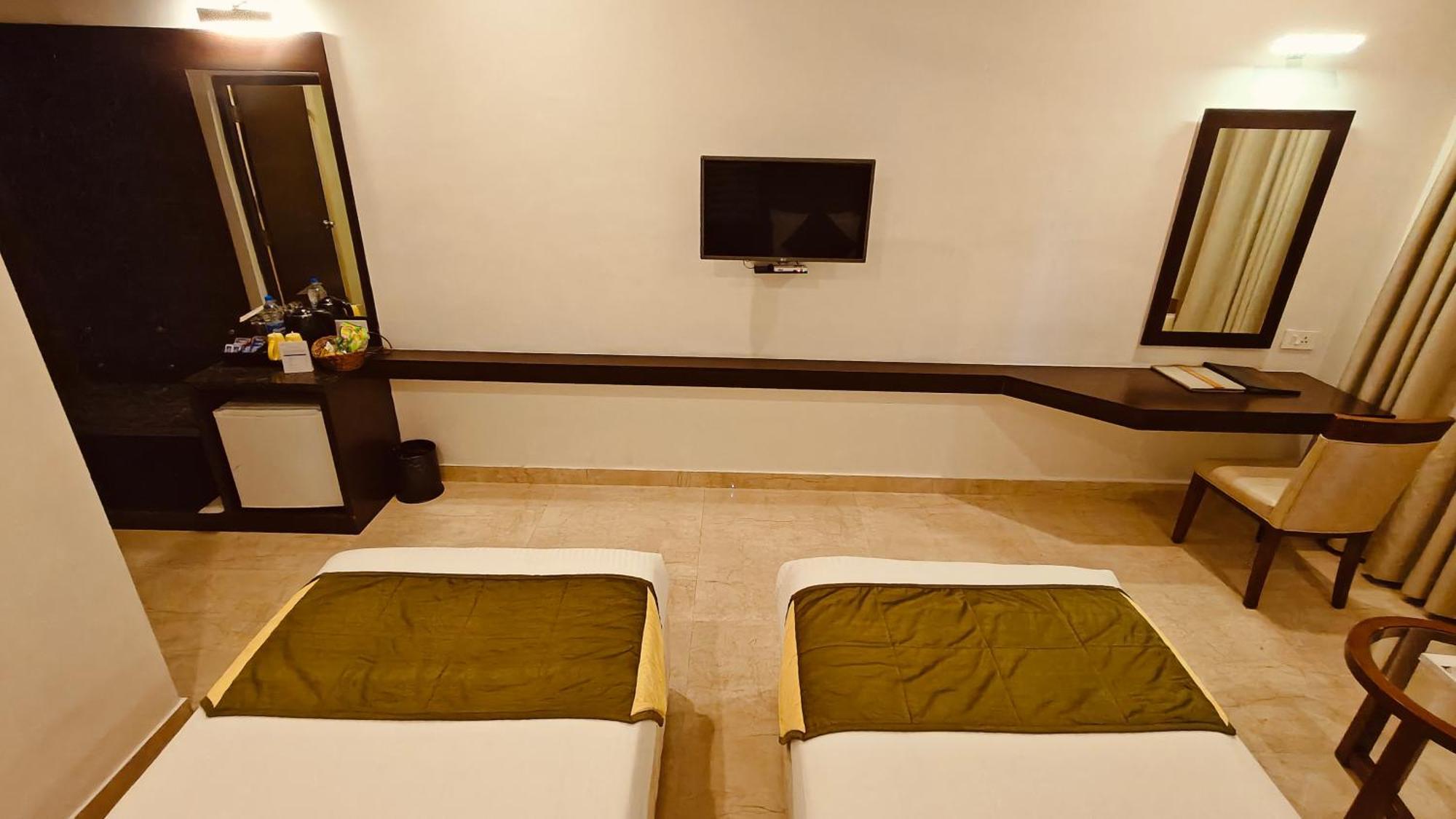 Khanna Fiesta Vellore Exterior photo