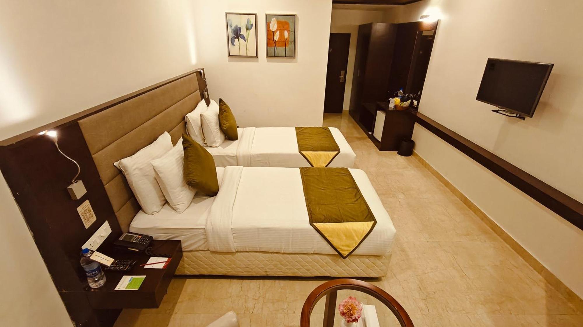 Khanna Fiesta Vellore Exterior photo