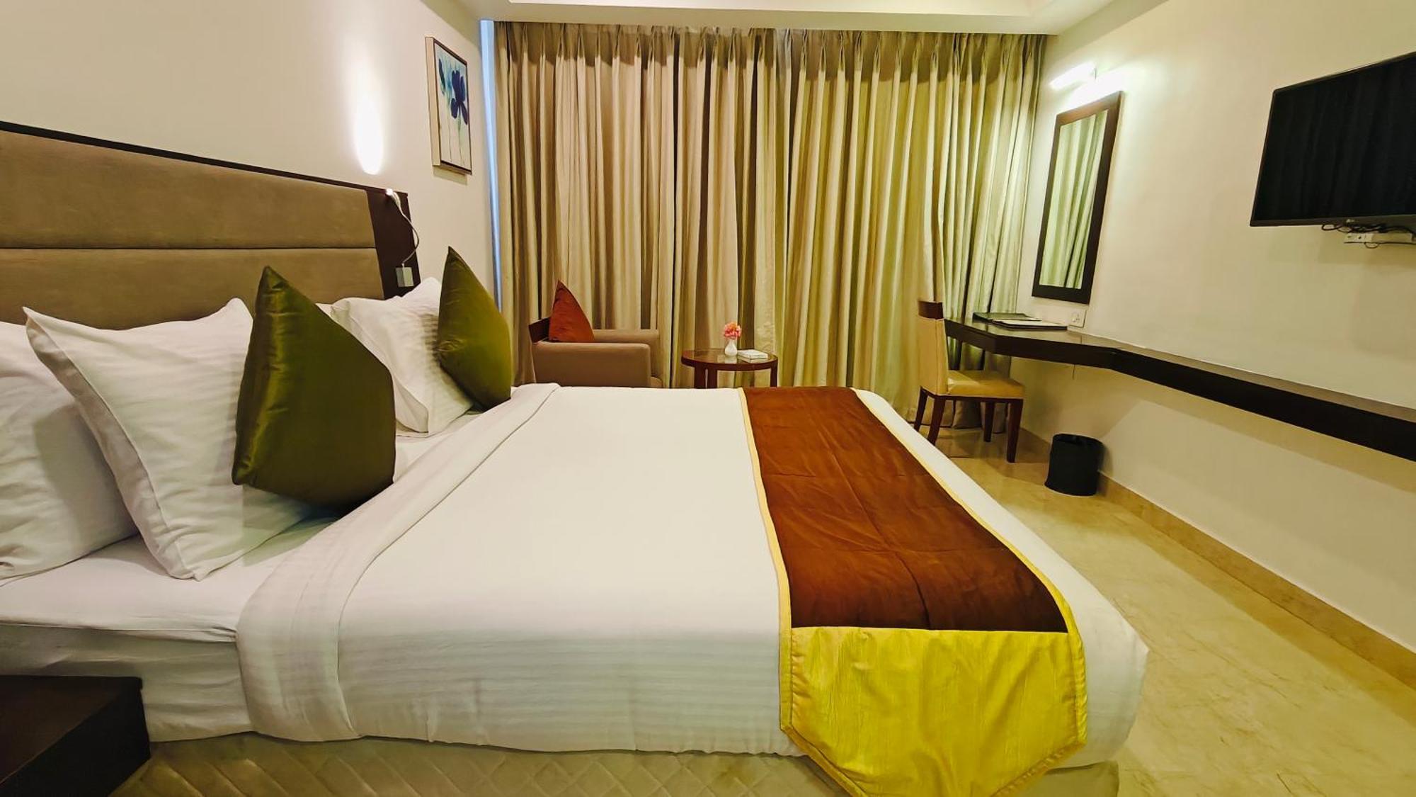 Khanna Fiesta Vellore Exterior photo