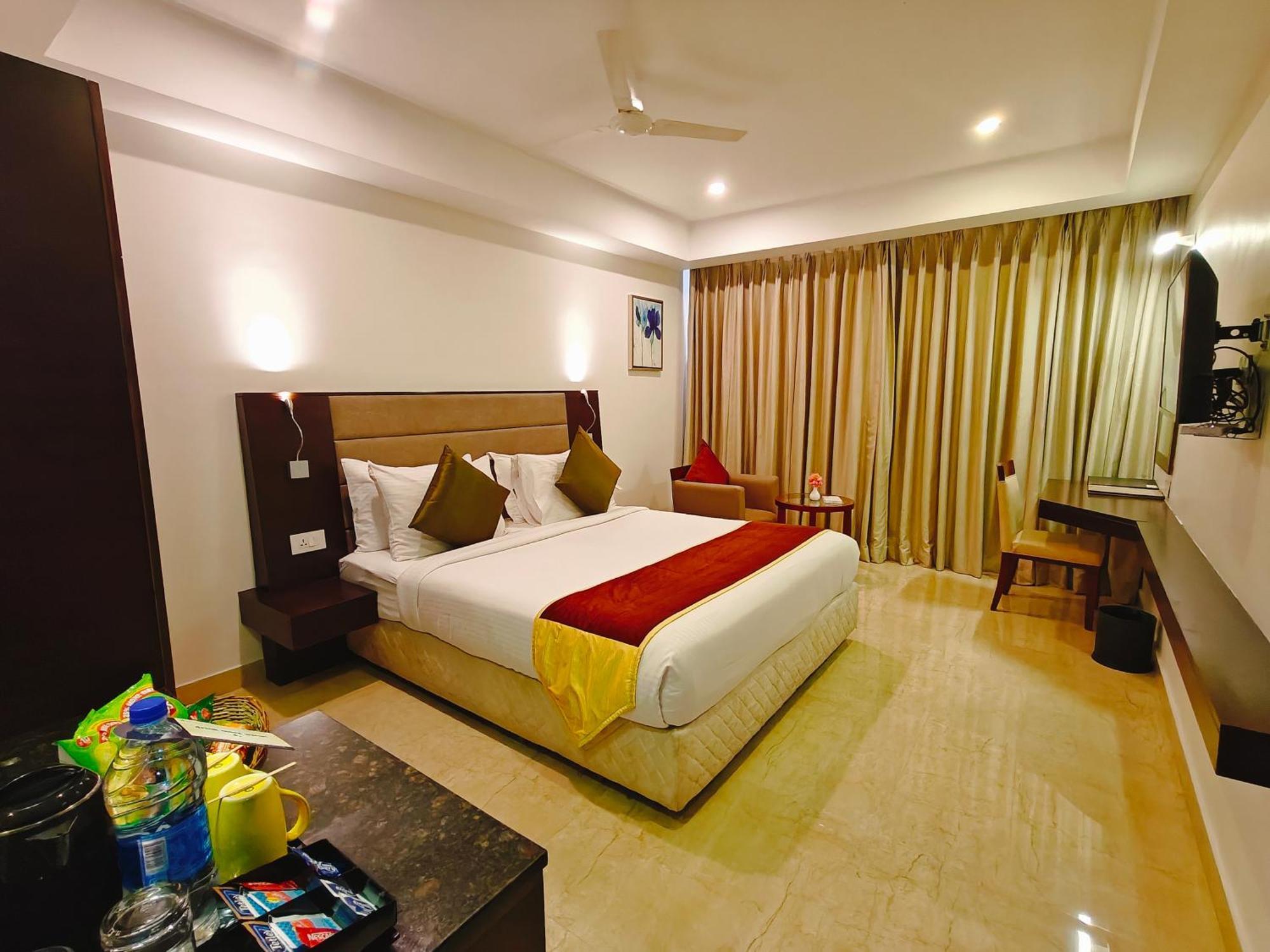 Khanna Fiesta Vellore Exterior photo
