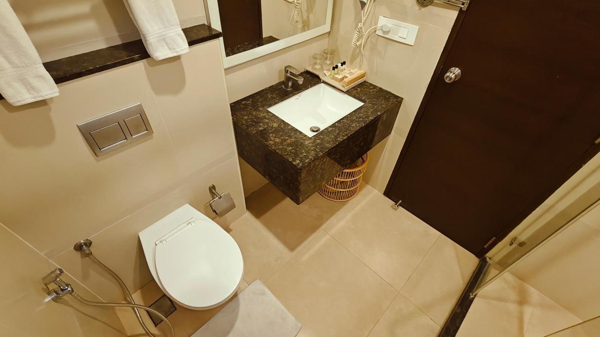 Khanna Fiesta Vellore Exterior photo