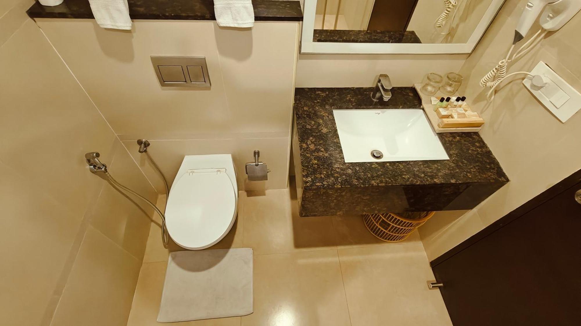 Khanna Fiesta Vellore Exterior photo
